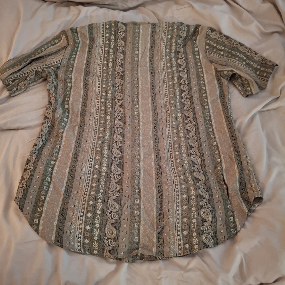Pride & Joy Elegant Women's Green Patterened Tunic Top - Picture 6 of 7